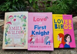 3 boeken waarin een neurodivers persoon de hoofdpersoon in: Emily Wildes encyclopedie der feeën Love at first knight Lover birds